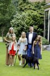 Wassenaar 8 juli 2016
Koninklijk fotouur op de Horsten met Koning Willem Alexander Koningin Maxima en de prinsessen Amalia Ariane en Alexia. Ook de honden zijn erbij.