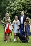 Wassenaar 8 juli 2016
Koninklijk fotouur op de Horsten met Koning Willem Alexander Koningin Maxima en de prinsessen Amalia Ariane en Alexia. Ook de honden zijn erbij.