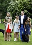 Wassenaar 8 juli 2016
Koninklijk fotouur op de Horsten met Koning Willem Alexander Koningin Maxima en de prinsessen Amalia Ariane en Alexia. Ook de honden zijn erbij.