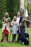 Wassenaar 8 juli 2016
Koninklijk fotouur op de Horsten met Koning Willem Alexander Koningin Maxima en de prinsessen Amalia Ariane en Alexia. Ook de honden zijn erbij.