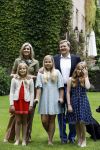 Wassenaar 8 juli 2016
Koninklijk fotouur op de Horsten met Koning Willem Alexander Koningin Maxima en de prinsessen Amalia Ariane en Alexia. Ook de honden zijn erbij.