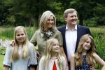 Wassenaar 8 juli 2016
Koninklijk fotouur op de Horsten met Koning Willem Alexander Koningin Maxima en de prinsessen Amalia Ariane en Alexia. Ook de honden zijn erbij.