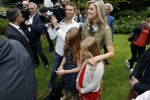 Wassenaar 8 juli 2016
Koninklijk fotouur op de Horsten met Koning Willem Alexander Koningin Maxima en de prinsessen Amalia Ariane en Alexia. Ook de honden zijn erbij. Cameraman Hans Eikmans en Sandra Schuurhof