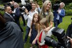 Wassenaar 8 juli 2016
Koninklijk fotouur op de Horsten met Koning Willem Alexander Koningin Maxima en de prinsessen Amalia Ariane en Alexia. Ook de honden zijn erbij. Cameraman Hans Eikmans en Sandra Schuurhof