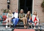Wassenaar 8 juli 2016
Koninklijk fotouur op de Horsten met Koning Willem Alexander Koningin Maxima en de prinsessen Amalia Ariane en Alexia. Ook de honden zijn erbij.