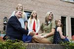 Wassenaar 8 juli 2016
Koninklijk fotouur op de Horsten met Koning Willem Alexander Koningin Maxima en de prinsessen Amalia Ariane en Alexia. Ook de honden zijn erbij.