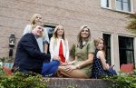 Wassenaar 8 juli 2016
Koninklijk fotouur op de Horsten met Koning Willem Alexander Koningin Maxima en de prinsessen Amalia Ariane en Alexia. Ook de honden zijn erbij.