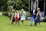 Wassenaar 8 juli 2016
Koninklijk fotouur op de Horsten met Koning Willem Alexander Koningin Maxima en de prinsessen Amalia Ariane en Alexia. Ook de honden zijn erbij.