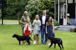 Wassenaar 8 juli 2016
Koninklijk fotouur op de Horsten met Koning Willem Alexander Koningin Maxima en de prinsessen Amalia Ariane en Alexia. Ook de honden zijn erbij.