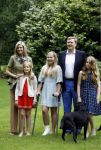Wassenaar 8 juli 2016
Koninklijk fotouur op de Horsten met Koning Willem Alexander Koningin Maxima en de prinsessen Amalia Ariane en Alexia. Ook de honden zijn erbij.