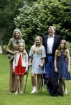 Wassenaar 8 juli 2016
Koninklijk fotouur op de Horsten met Koning Willem Alexander Koningin Maxima en de prinsessen Amalia Ariane en Alexia. Ook de honden zijn erbij.