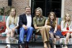Wassenaar 8 juli 2016
Koninklijk fotouur op de Horsten met Koning Willem Alexander Koningin Maxima en de prinsessen Amalia Ariane en Alexia. Ook de honden zijn erbij.