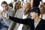 Amsterdam 11 juli 2016 
Modeshow Maria Tailor in de amsterdam Lookout aan het IJ. Jeroen v d Berg met Lil Kleine
