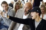 Amsterdam 11 juli 2016 
Modeshow Maria Tailor in de amsterdam Lookout aan het IJ. Jeroen v d Berg met Lil Kleine