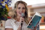 Amsterdam 6 juli 2016
Presentatie nieuwe boek van Liza Sips ( Verraad) bij boekhandel Scheltema.
Vriend Ralph Manheim en zoontje Jonathan.