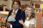 Amsterdam 6 juli 2016
Presentatie nieuwe boek van Liza Sips ( Verraad) bij boekhandel Scheltema.
Vriend Ralph Manheim en zoontje Jonathan.