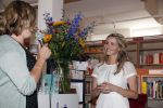 Amsterdam 6 juli 2016
Presentatie nieuwe boek van Liza Sips ( Verraad) bij boekhandel Scheltema.
Vriend Ralph Manheim en zoontje Jonathan.