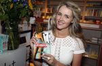Amsterdam 6 juli 2016
Presentatie nieuwe boek van Liza Sips ( Verraad) bij boekhandel Scheltema.
Vriend Ralph Manheim en zoontje Jonathan.