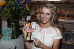 Amsterdam 6 juli 2016
Presentatie nieuwe boek van Liza Sips ( Verraad) bij boekhandel Scheltema.
Vriend Ralph Manheim en zoontje Jonathan.