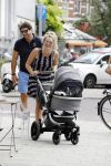 Amsterdam 23 juli 2016
 Liza Sips en Ralph Manheim achter  de kinderwagen.