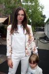 Amsterdam 8 juli 2016
Modeshow Tony Cohen tijdens de amsterdam fashion week op westergasfabriekterrein. Maan met neefje