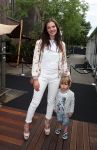 Amsterdam 8 juli 2016
Modeshow Tony Cohen tijdens de amsterdam fashion week op westergasfabriekterrein. Maan met neefje
