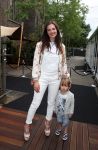 Amsterdam 8 juli 2016
Modeshow Tony Cohen tijdens de amsterdam fashion week op westergasfabriekterrein. Maan met neefje