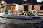 Vreeland 18 juli 2016
Maurice Wijnen met zijn vriend/partner en Rolf Koster aan het varen op de vecht.