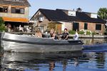Vreeland 18 juli 2016
Maurice Wijnen met zijn vriend/partner en Rolf Koster aan het varen op de vecht.
