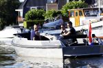 Vreeland 18 juli 2016
Maurice Wijnen met zijn vriend/partner en Rolf Koster aan het varen op de vecht.