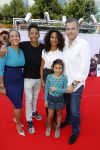 Amsterdam 17 juli 2016
Premiere huisdiergeheimen in Pathe arena. Nurlaila Kareem met man en kinderen