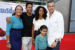 Amsterdam 17 juli 2016
Premiere huisdiergeheimen in Pathe arena. Nurlaila Kareem met man en kinderen