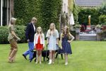 Wassenaar 8 juli 2016
Koninklijk fotouur op de Horsten met Koning Willem Alexander Koningin Maxima en de prinsessen Amalia Ariane en Alexia. Ook de honden zijn erbij.