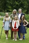 Wassenaar 8 juli 2016
Koninklijk fotouur op de Horsten met Koning Willem Alexander Koningin Maxima en de prinsessen Amalia Ariane en Alexia. Ook de honden zijn erbij.