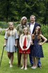Wassenaar 8 juli 2016
Koninklijk fotouur op de Horsten met Koning Willem Alexander Koningin Maxima en de prinsessen Amalia Ariane en Alexia. Ook de honden zijn erbij.