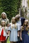 Wassenaar 8 juli 2016
Koninklijk fotouur op de Horsten met Koning Willem Alexander Koningin Maxima en de prinsessen Amalia Ariane en Alexia. Ook de honden zijn erbij.