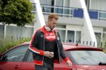 Schiphol 7 juli 2016
Robert harting op de parkeerplaats bij het van der valk hotel schiphol.