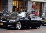 Amsterdam 23 juli 2016
 Robert jensen doet boodschappen met zijn mercedes SL 500 cabrio