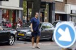 Amsterdam 23 juli 2016
 Robert jensen doet boodschappen met zijn mercedes SL 500 cabrio