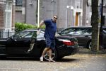 Amsterdam 23 juli 2016
 Robert jensen doet boodschappen met zijn mercedes SL 500 cabrio