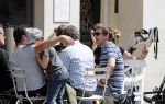 Amsterdam 15 juli 2016
Barry en Sandra Hay op terras met vrienden waaronder Ruben Nicolai en Regina Romeijn.