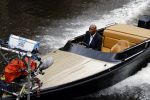 Amsterdam 11 juli 2016
Opnames the hitmans bodyguard met Samuel L Jackson. Ook een look a like van Samuel speelt mee. Opnames vomnden plaats op de grachten van amsterdam.