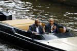 Amsterdam 11 juli 2016
Opnames the hitmans bodyguard met Samuel L Jackson. Ook een look a like van Samuel speelt mee. Opnames vomnden plaats op de grachten van amsterdam.