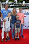 Amsterdam 17 juli 2016
Premiere huisdiergeheimen in Pathe arena. sandra Ysbrandy met man en kinderen