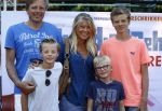 Amsterdam 17 juli 2016
Premiere huisdiergeheimen in Pathe arena. sandra Ysbrandy met man en kinderen