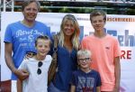 Amsterdam 17 juli 2016
Premiere huisdiergeheimen in Pathe arena. sandra Ysbrandy met man en kinderen