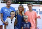 Amsterdam 17 juli 2016
Premiere huisdiergeheimen in Pathe arena. sandra Ysbrandy met man en kinderen