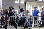 Amsterdam 11 juli 2016
Opnames the hitmans bodyguard met Samuel L Jackson. Ook een look a like van Samuel speelt mee. Opnames vomnden plaats op de grachten van amsterdam.