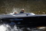 Amsterdam 11 juli 2016
Opnames the hitmans bodyguard met Samuel L Jackson. Ook een look a like van Samuel speelt mee. Opnames vomnden plaats op de grachten van amsterdam.