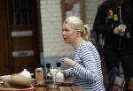 Amsterdam 8 juli 2016
Tjitske Reidinga op terras met een vriendin